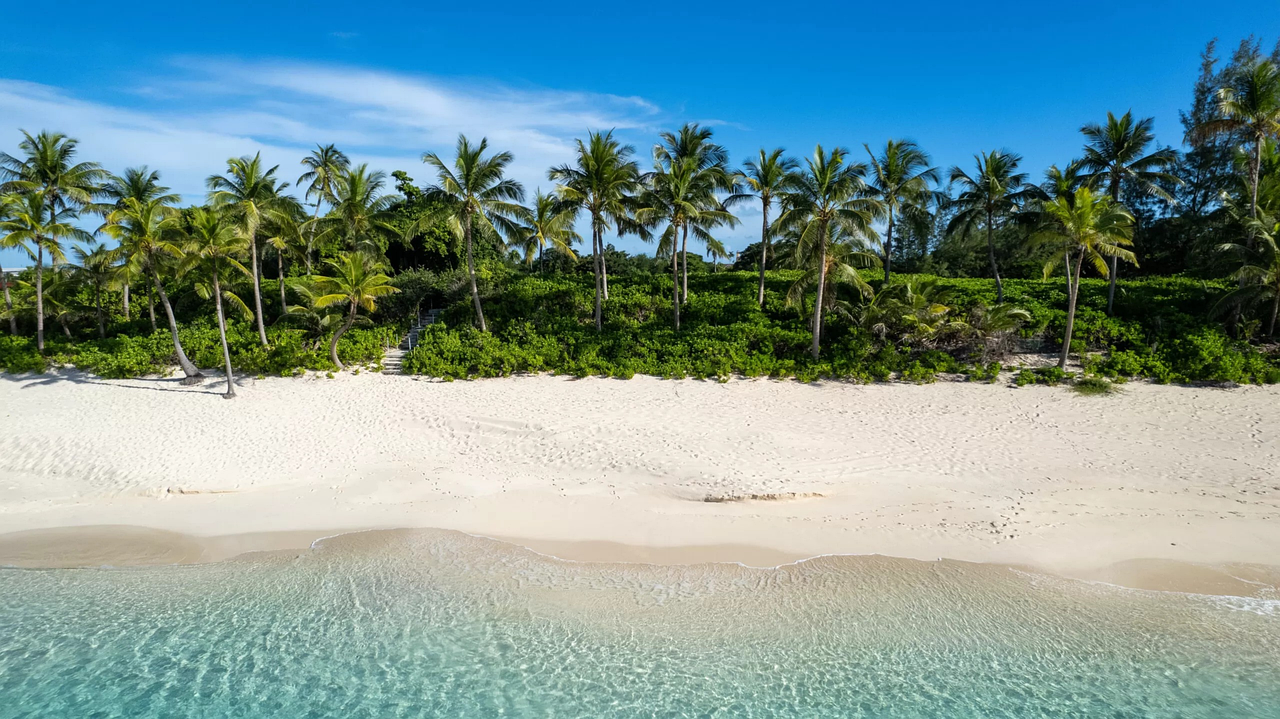 See the 10 best budget all-inclusive vacations to the Bahamas.