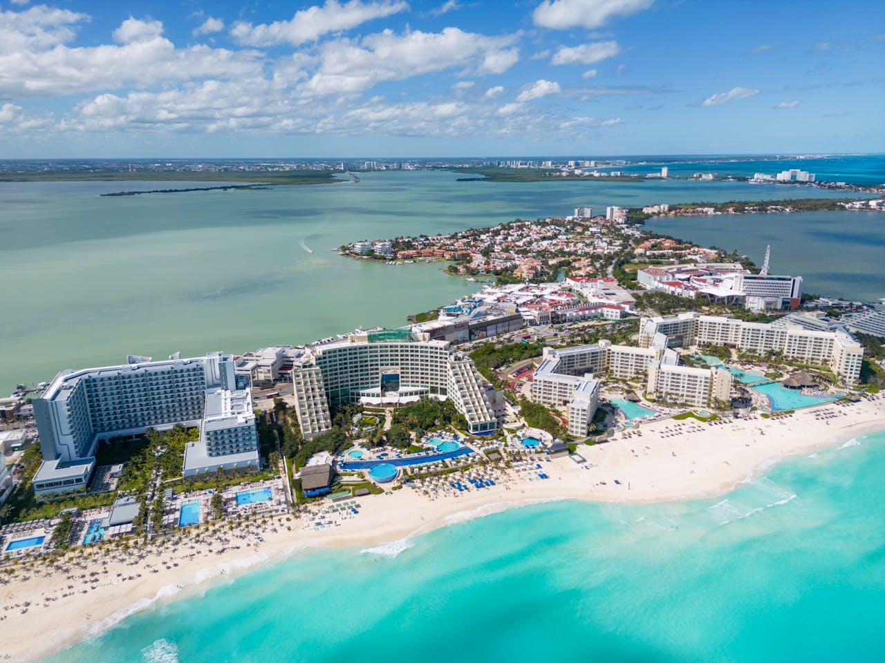 See the best Cancun resorts and plan your perfect vacation.